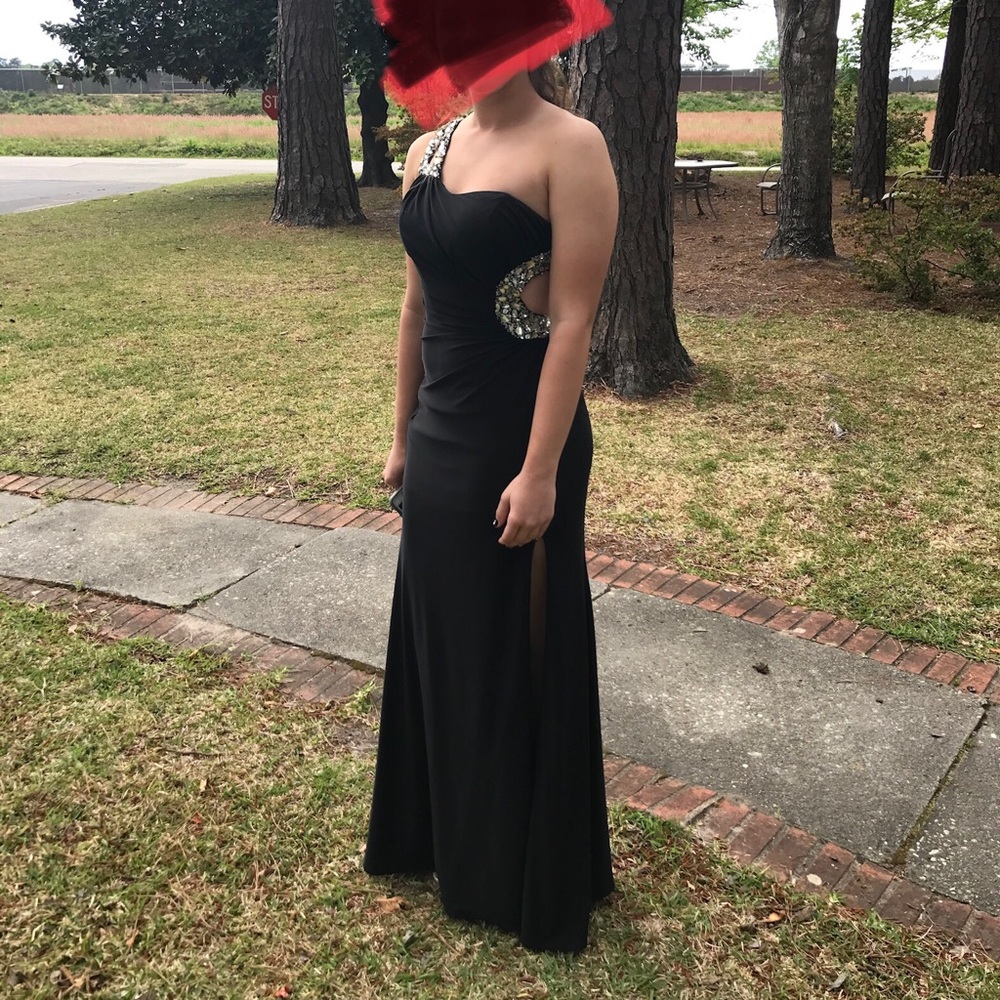 GiGi black formal dress